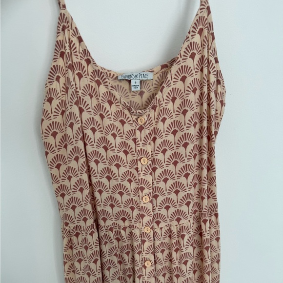 Flowy Patterned Dress - Picture 6 of 7